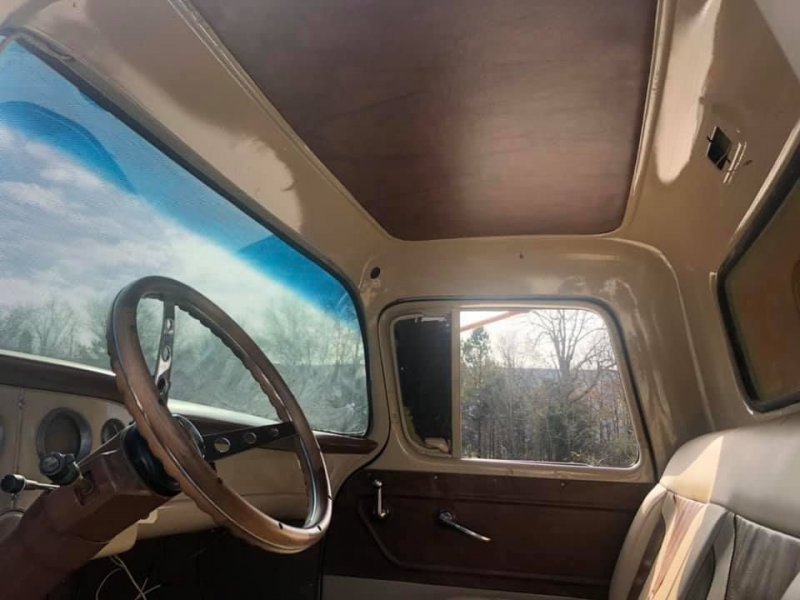 Кто-то продает невероятно детальную копию эвакуатора из «Тачек» автосамоделки,Марки и модели,ретро