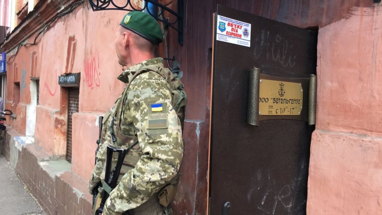 Контрабандист на внедорожнике попытался задавить пограничников на Украине