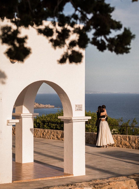 Топ-модель Виттория Черетти вышла замуж на Ибице: фото со свадьбы Свадьбы,Звездные свадьбы