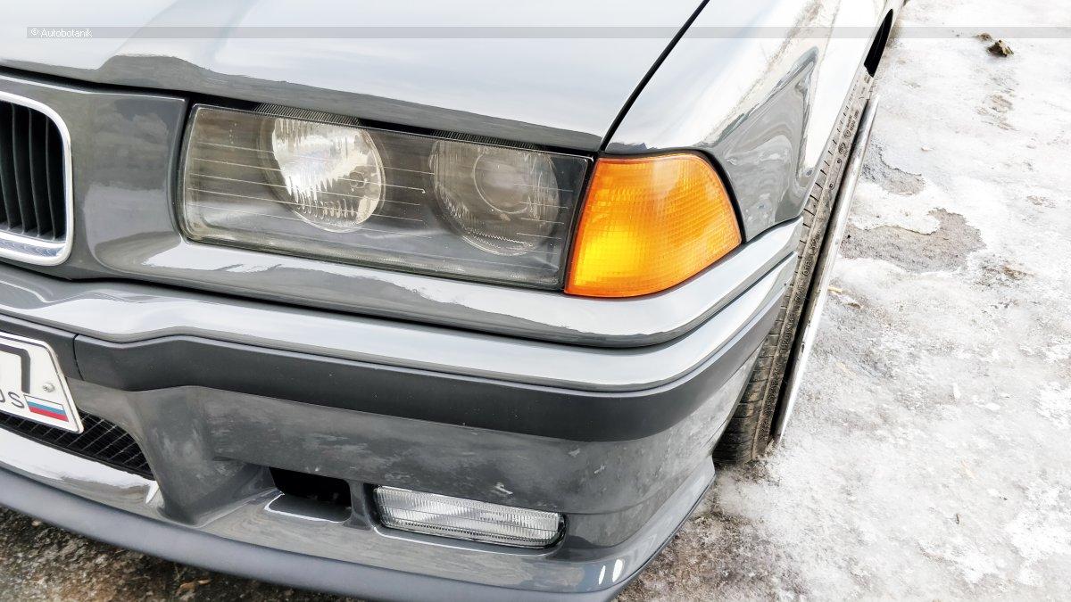 Свежий весенний цвет на старый кабриолет Свежий весенний цвет на старый кабриолет авто и мото