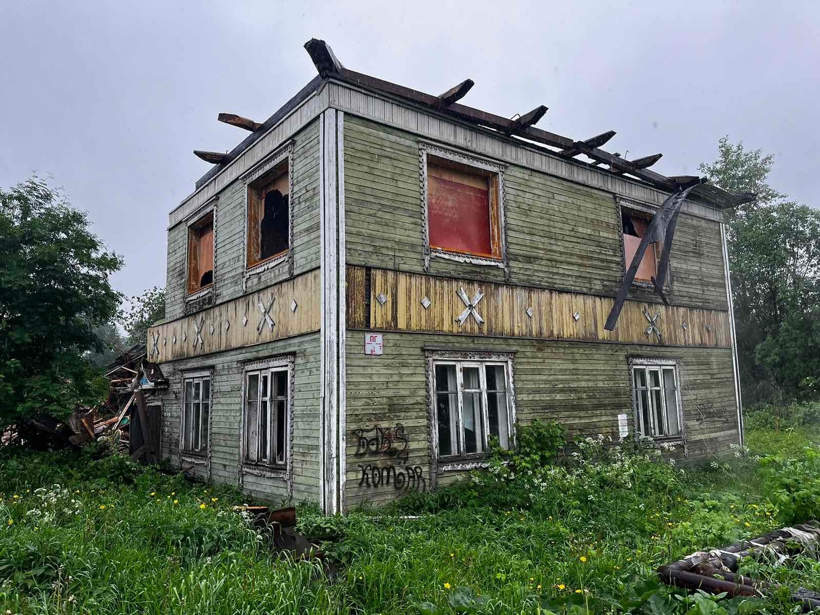 Дмитрий Морев очистит город от “аварийных” деревяшек