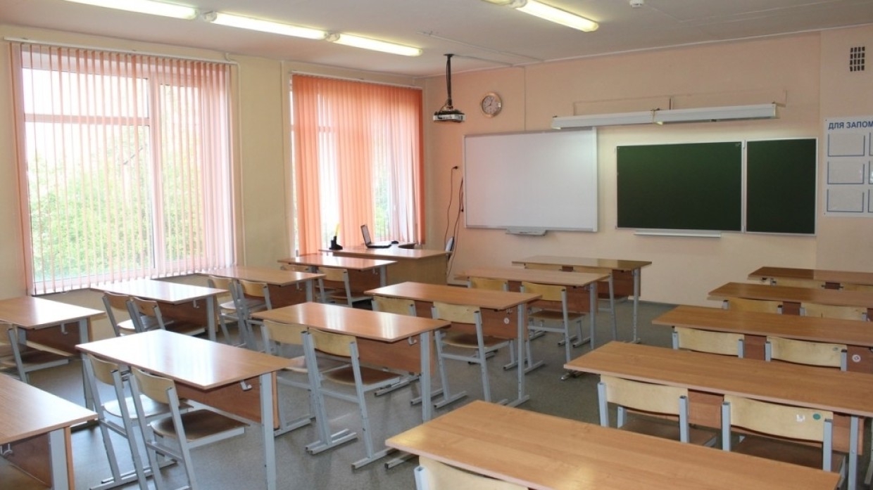 Российские школы начнут учебный год с прежними рекомендациями по COVID-19