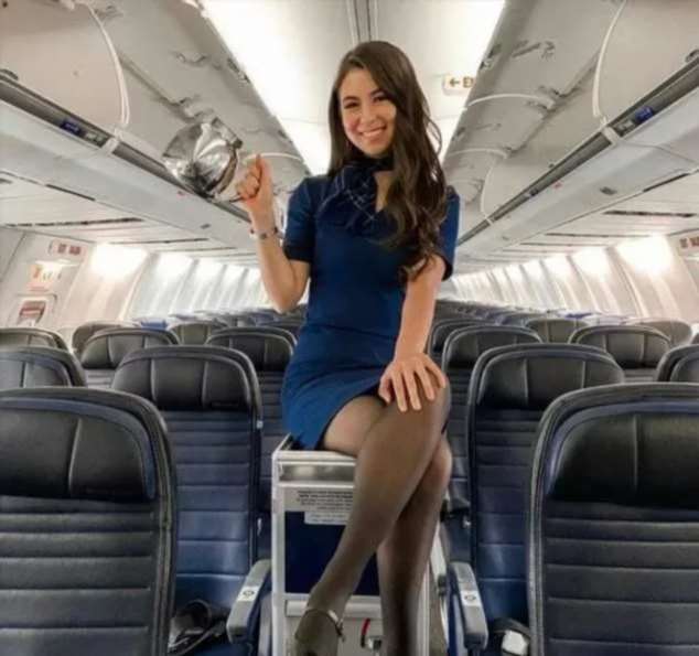 Ножки стюардесс. Подборка chert-poberi-styuardessy-chert-poberi-styuardessy-28170706042021-17 картинка chert-poberi-styuardessy-28170706042021-17