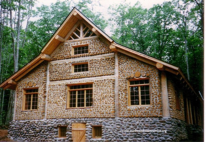 строительство дома из дров и глины