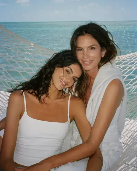 Дочь Синди Кроуфорд Кайю Гербер засняли в микробикини на отдыхе с бойфрендом Гербер, Синди, время, после, Пуллмана, ПуллманКайя, одном, актёром, Кроуфорд, Instagram, последним, пошёл, Пуллман, КроуфордЛьюис, ГерберЛьюис, годКайя, встречалась, Джейкобом, Элорди, известен