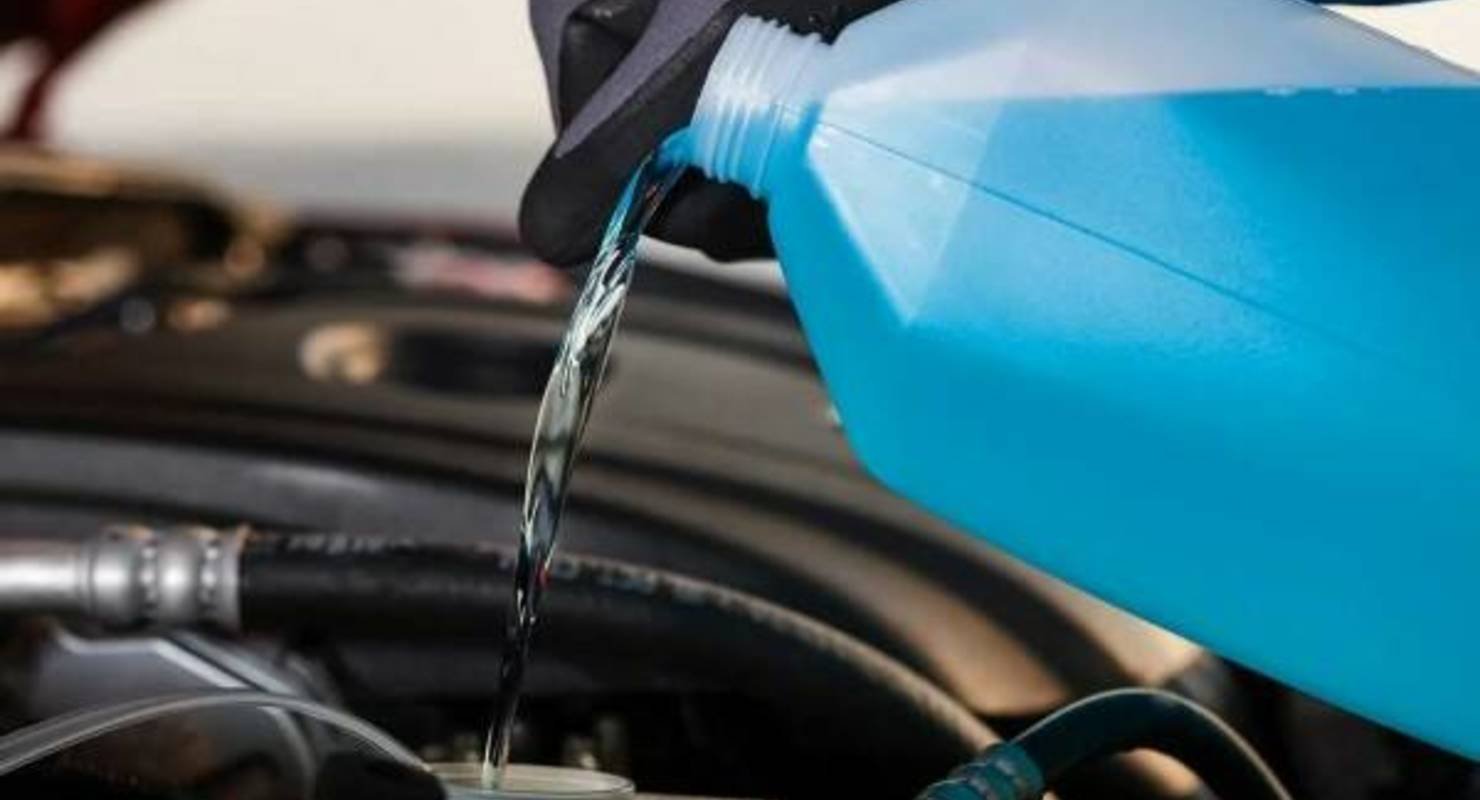 3 опасные для автомобиля жидкости, которые есть в каждой машине