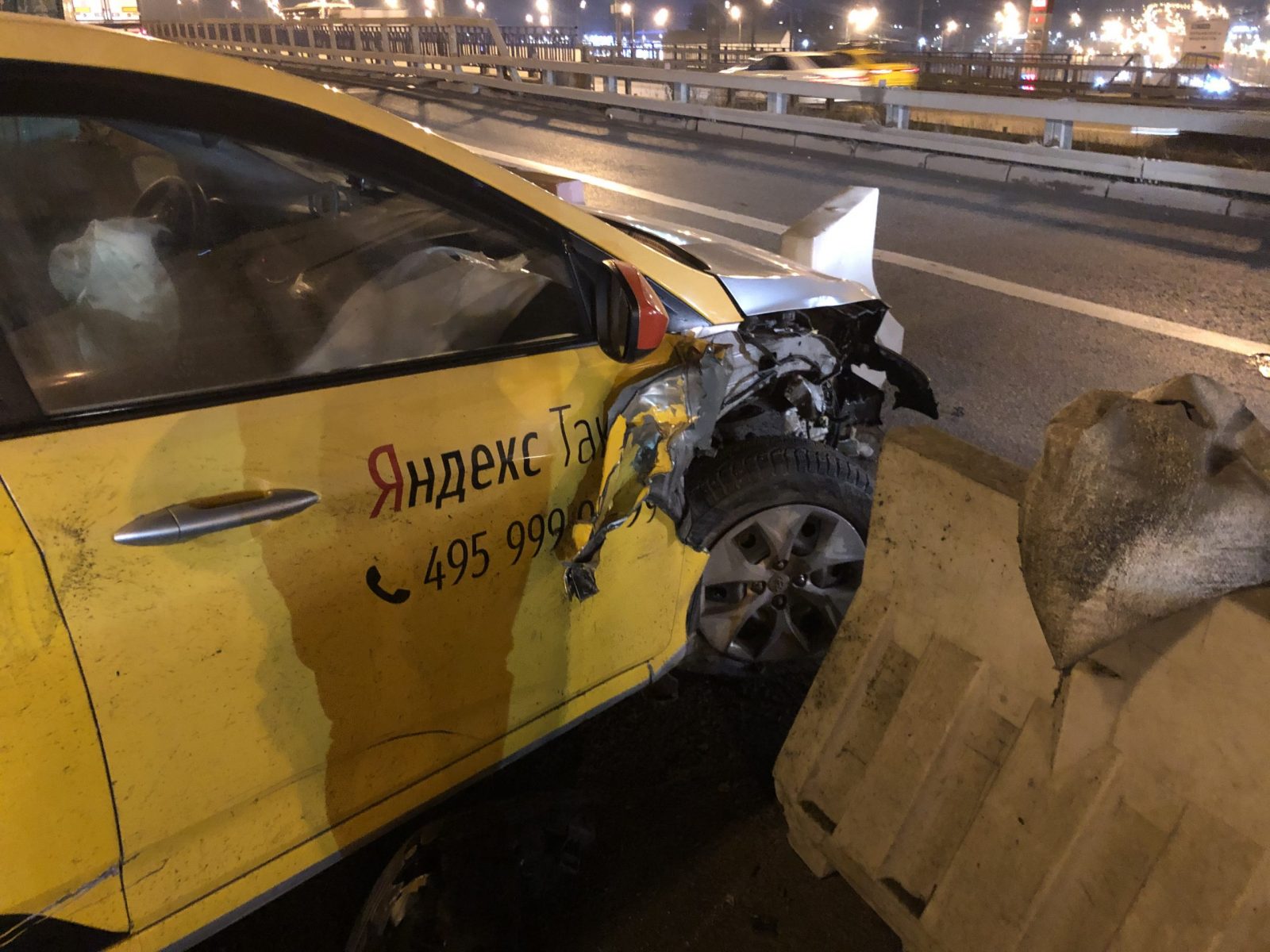 Дорогу покажешь: иностранцам могут запретить работать в такси