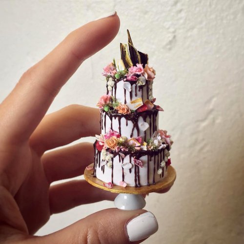 Художница создаёт крошечные торты, которые помещаются на ладони выпечка,мастерство,миниатюра,творчество