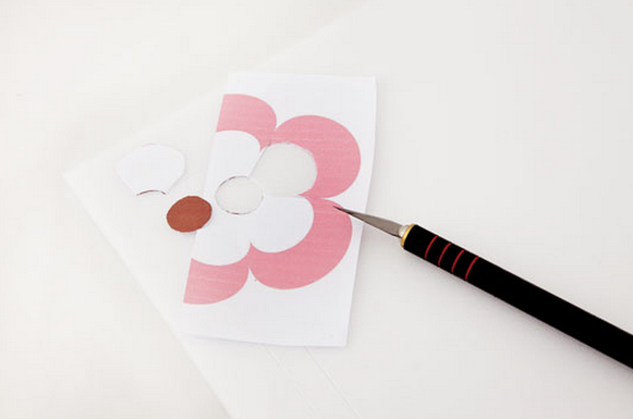 Декорирование подноса в технике кинусайга Декорирование подноса в технике кинусайга декор подноса