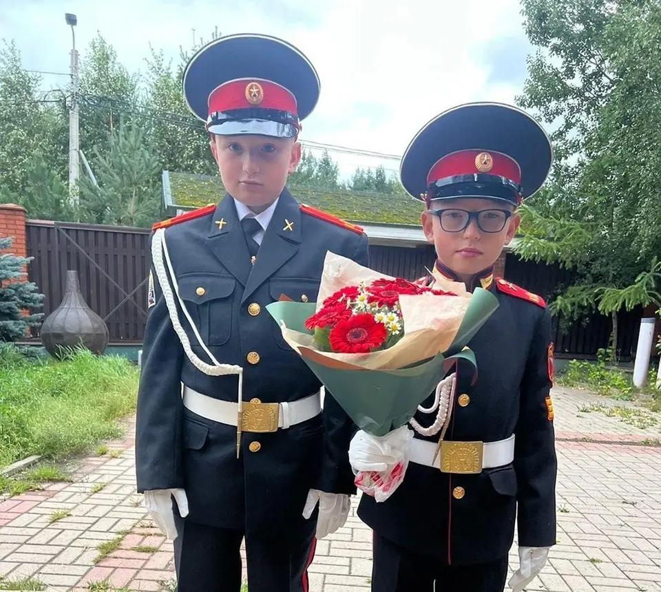 Из шестерых детей трое приемные: что известно о семье депутата Виталия Милонова, оскорбившего Викторию Боню Милонов, Милонова, детей, Виталия, Виталий, семье, депутат, после, активно, известно, депутата, шестерых, СанктПетербурга, уходит, человек, тесть, Именно, супруги, женой, ребенок