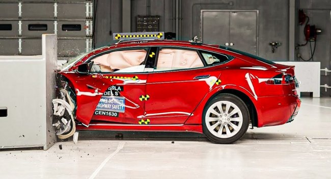 Электромобили «Tesla»: безопасность на высоте или все еще под вопросом?